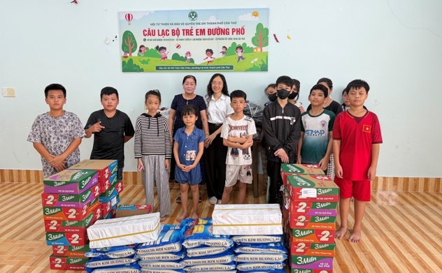 Chung tay gieo tri thức, nghị lực sống cho trẻ nghèo