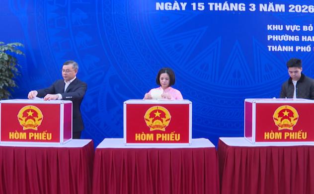 Không khí ngày hội bầu cử 15/3/2026: Cử tri gửi gắm niềm tin vào các đại biểu xứng đáng