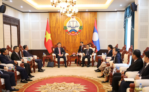 Auditor General Nguyen Huu Nghia pays a courtesy call on the Prime Minister of Laos