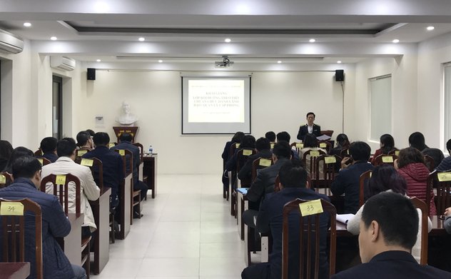 Khai giảng lớp bồi dưỡng tiêu chuẩn chức danh  lãnh đạo, quản lý cấp phòng