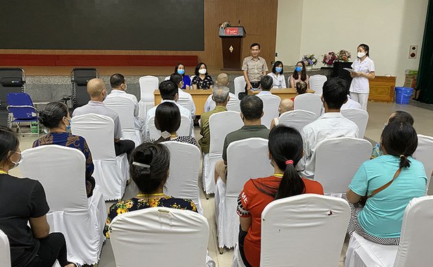 Ban Quản lý dự án Đầu tư xây dựng chuyên ngành KTNN chung tay giúp đỡ  bệnh nhân điều trị tại Viện Huyết học – Truyền máu Trung ương.