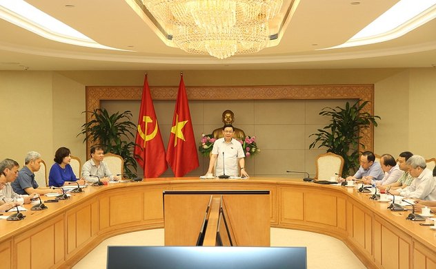 Tiếp tục rà soát, giảm giá hàng hoá, dịch vụ do Nhà nước quản lý