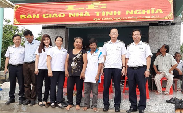 Chi đoàn KTNN khu vực V trao nhà tình nghĩa tại huyện Đầm Dơi, tỉnh Cà Mau