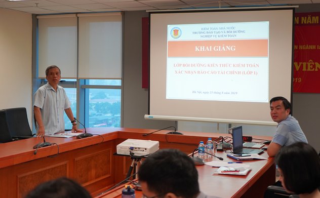 Khai giảng lớp Bồi dưỡng kiến thức kiểm toán báo cáo tài chính doanh nghiệp