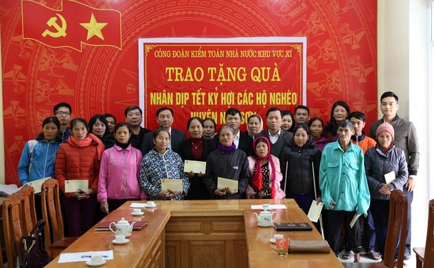 KTNN khu vực XI tặng quà tết cho các hộ gia đình nghèo khó khăn tại Nga Sơn, tỉnh Thanh Hóa và Bệnh viện Ung bướu Thanh Hóa