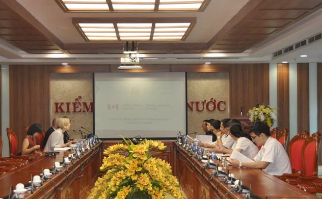 Phó Tổng Kiểm toán nhà nước Đoàn Xuân Tiên tiếp và làm việc với Đoàn công tác Quỹ kiểm toán và trách nhiệm giải trình Canada