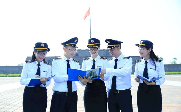 Nghiên cứu, học tập, quán triệt, tuyên truyền và triển khai thực hiện Nghị quyết Đại hội XIV, các nghị quyết, chỉ thị, quy định của Đảng