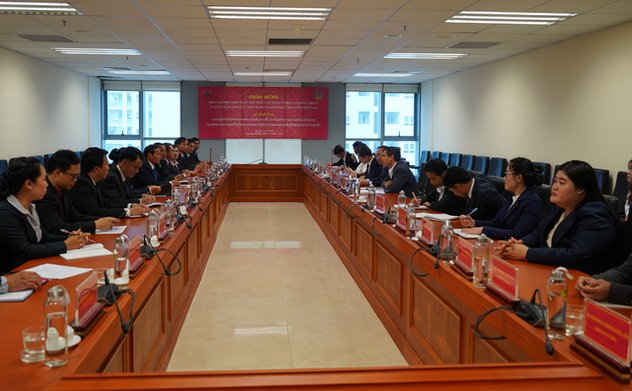 Phó Tổng Kiểm toán nhà nước Đoàn Xuân Tiên tiếp xã giao Đoàn Kiểm toán nhà nước Lào