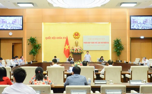 Ủy ban Tài chính - Ngân sách của Quốc hội thẩm tra việc thực hiện chính sách giảm thuế giá trị gia tăng