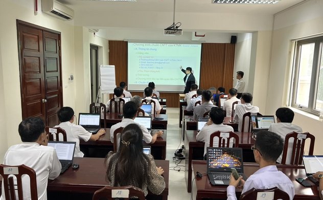 Khai giảng lớp bồi dưỡng kỹ năng sử dụng công nghệ thông tin cho các Kiểm toán nhà nước khu vực